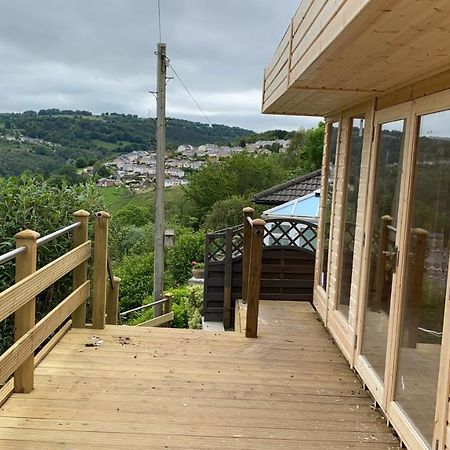 The Crest Hillside Retreat With Hot Tub Villa Abertillery Exterior photo