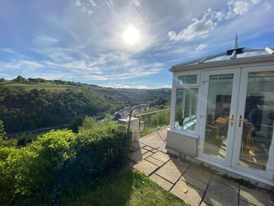 The Crest Hillside Retreat With Hot Tub Villa Abertillery Exterior photo